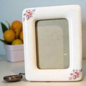 Vintage Egg Shell Cracked Photo Frame